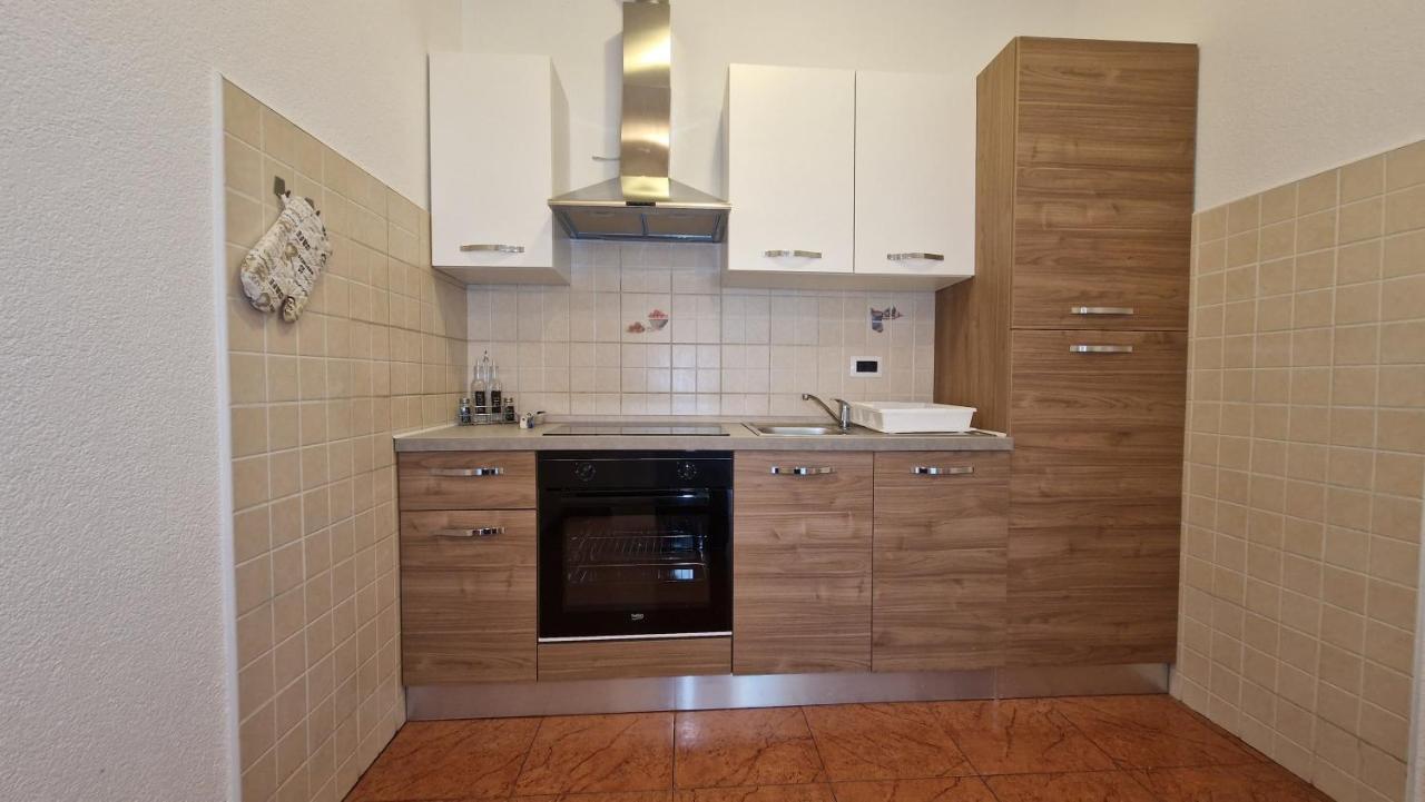 Apartments In Rijeka, Free Parking And Large Terrace, 15Min Drive From The Beach Exteriör bild