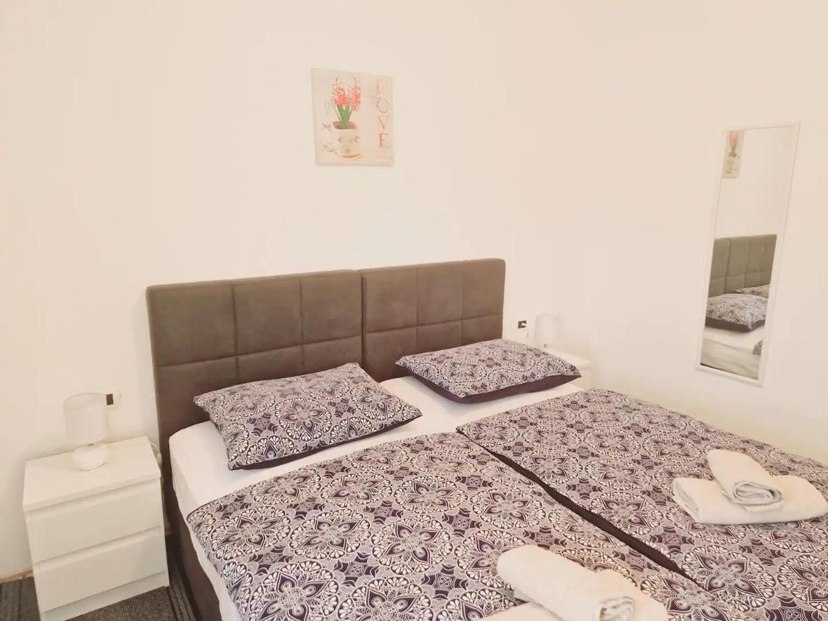 Apartments In Rijeka, Free Parking And Large Terrace, 15Min Drive From The Beach Exteriör bild