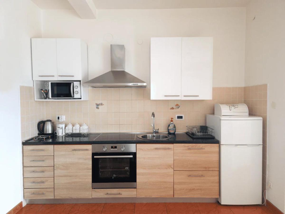 Apartments In Rijeka, Free Parking And Large Terrace, 15Min Drive From The Beach Exteriör bild
