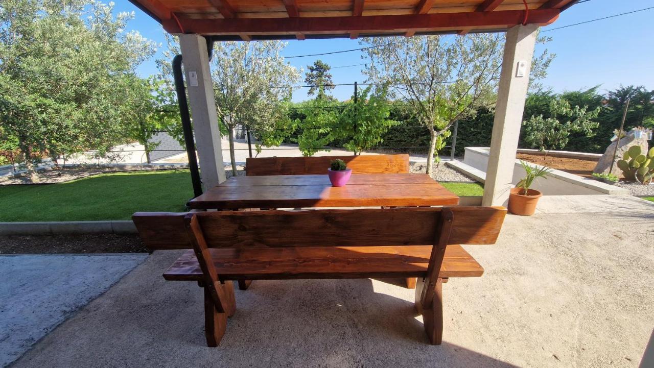 Apartments In Rijeka, Free Parking And Large Terrace, 15Min Drive From The Beach Exteriör bild