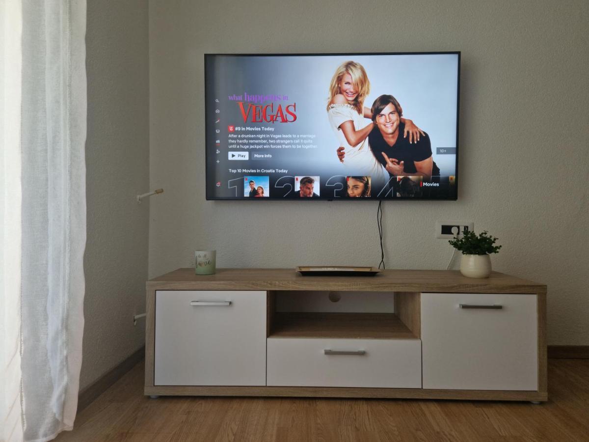 Apartments In Rijeka, Free Parking And Large Terrace, 15Min Drive From The Beach Exteriör bild
