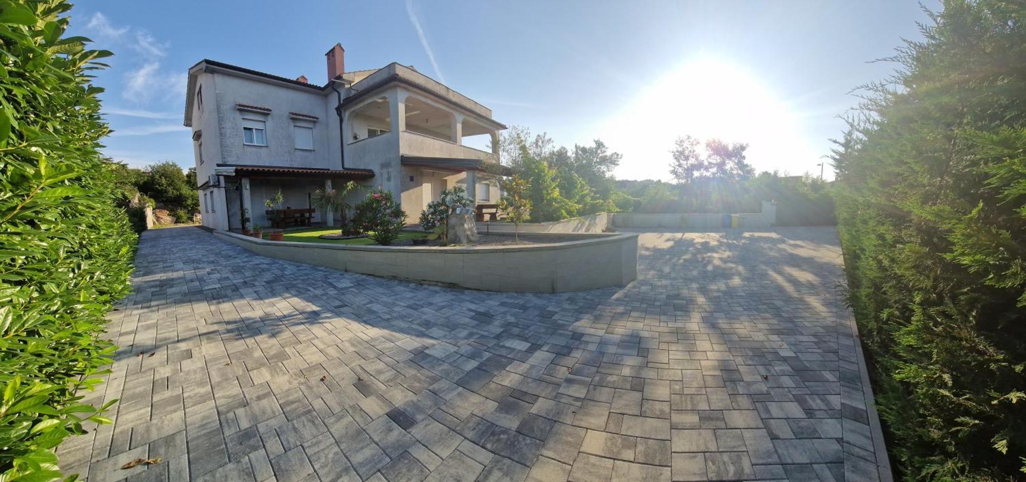 Apartments In Rijeka, Free Parking And Large Terrace, 15Min Drive From The Beach Exteriör bild