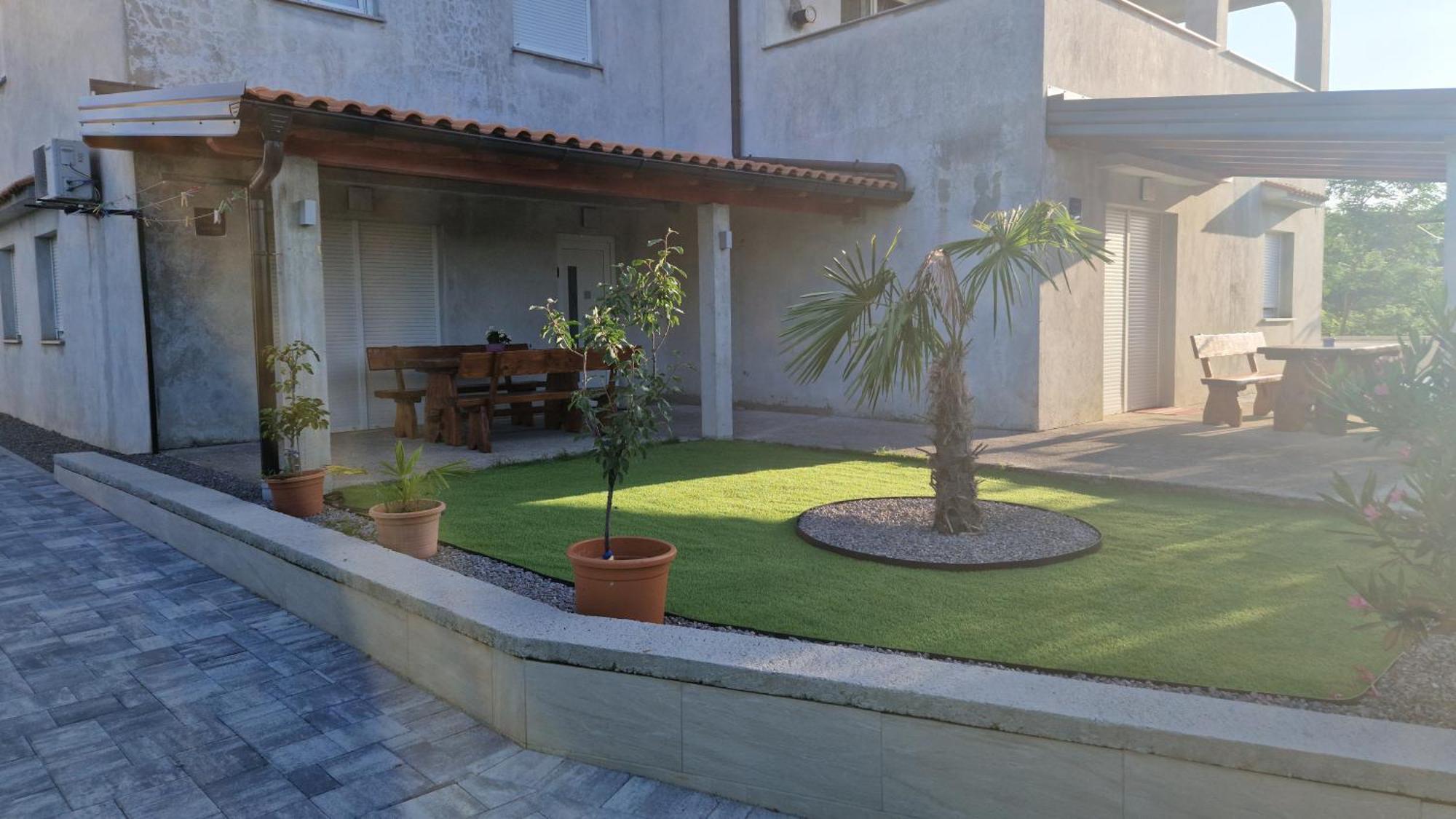 Apartments In Rijeka, Free Parking And Large Terrace, 15Min Drive From The Beach Exteriör bild